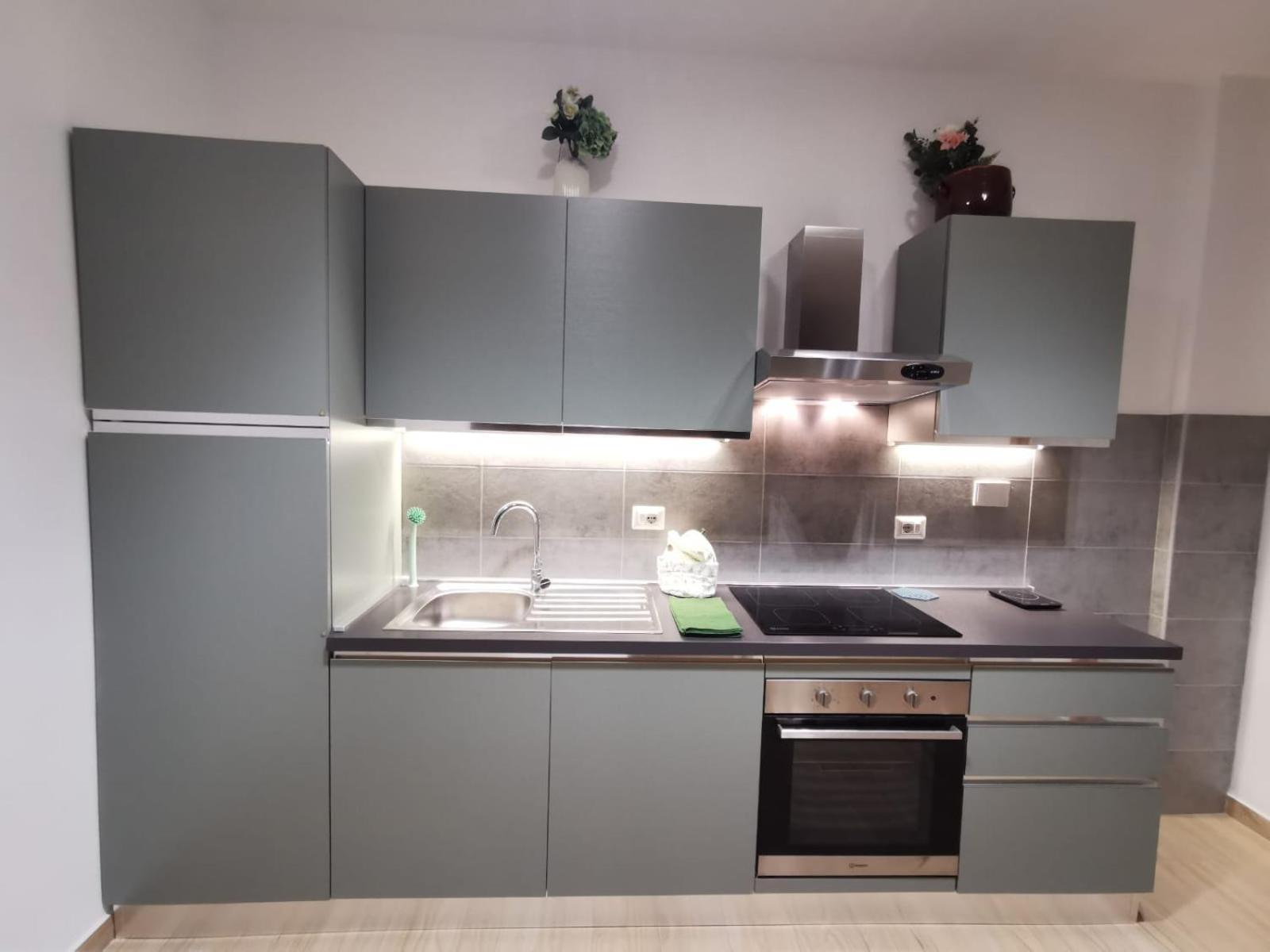 Apartment Colour House Rom